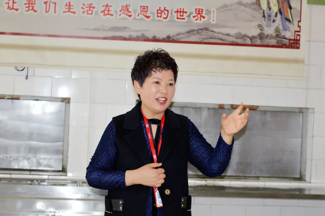 国际人官网机械召开例会