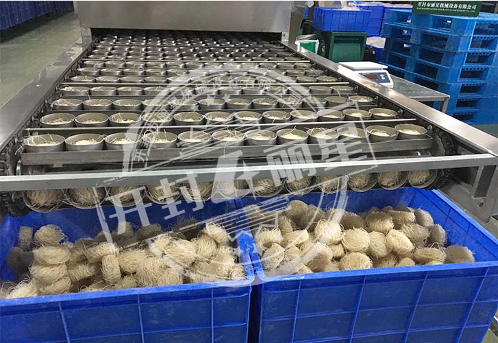 什么样的速食粉丝设备一天能做 10 万块酸辣粉饼？